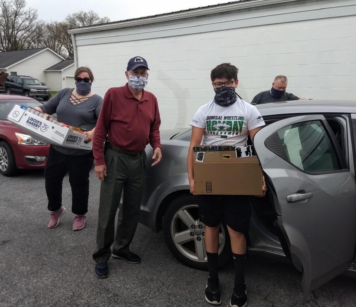 Boy Scouts Troop 39 Holds food drive